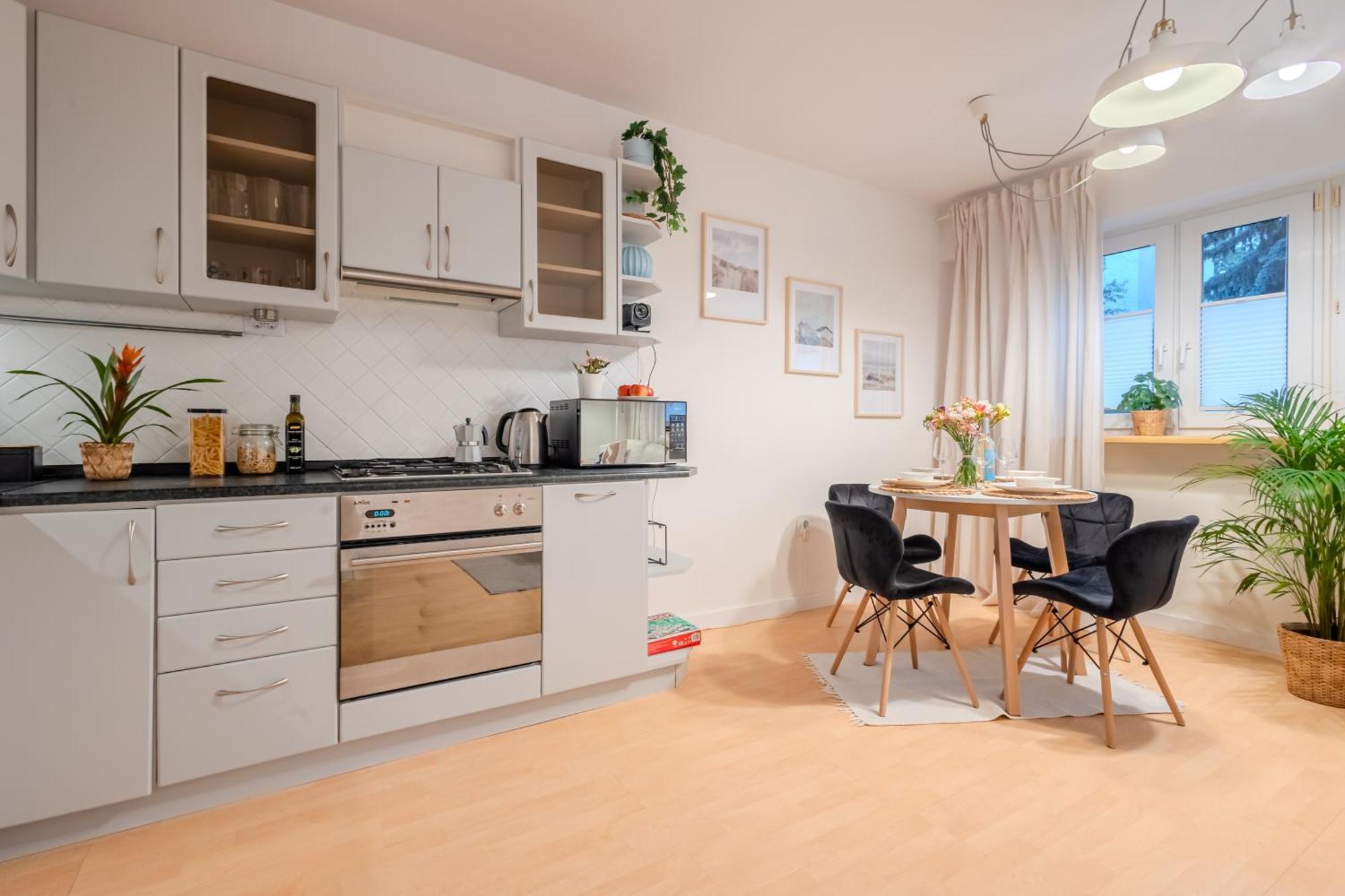 דירות ורשה Rezydencja Filmowa- Wygodny Apartament 10 Min Od Lotniska I Centrum מראה חיצוני תמונה